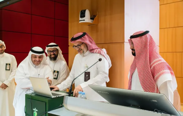 أطلقت جامعة الملك عبدالعزيز برنامج "مسارات التعلم المرن في الذكاء الاصطناعي" - (الصورة من حساب جامعة الملك عبد العزيز على منصة إكس)