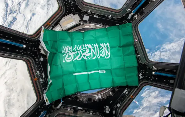 لمستقبل يبدأ من هنا.. في قلب المملكة العربية السعودية، حيث تحول الطموح الرقمي مع رؤية 2030 إلى واقع ملموس يلمسه كل مواطن في تفاصيل حياته اليومية. من استكشاف الفضاء إلى ريادة الذكاء الاصطناعي، تسابق المملكة الزمن بلغة الأرقام والبيانات لترتقي بجودة الحياة وتفتح آفاقاً لا حدود لها للكفاءات الشابة. #رؤية_السعودية_2030 