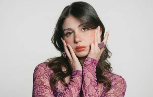 الممثلة التركية زينب أتيلغان - الصورة من حسابها على انستغرام