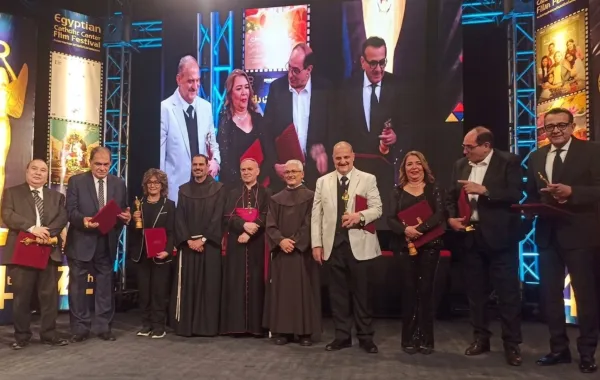 مراسم التكريم في حفل الافتتاح - الصورة من المركز الإعلامي