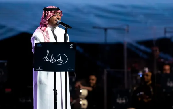 راشد الماجد خلال الحفل- الصورة من حساب روتانا على إنستغرام