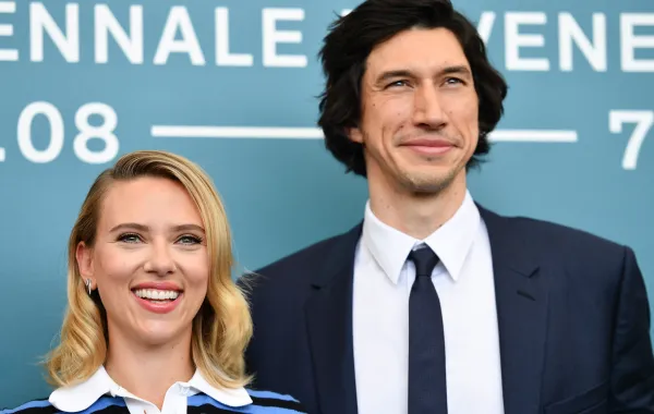 النمر الورقي "Paper Tiger" يعيد بريق هوليوود للمسابقة الرسمية في مهرجان كان 2026 