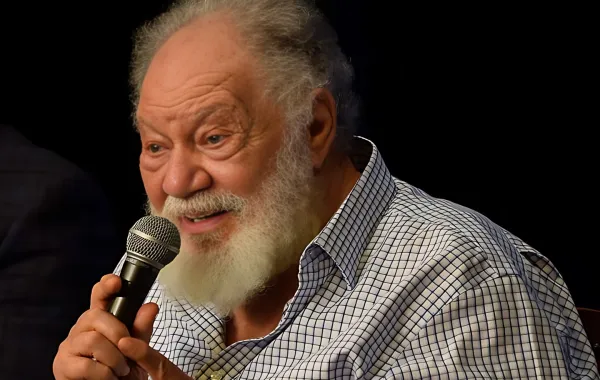 يحيى الفخراني- الصورة من صفحة المسرح القومي على فيسبوك