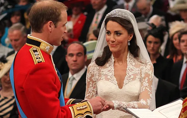 زفاف الأمير ويليام Prince William وكيت ميدلتون Kate Middleton في لندن عام 2011. مصدر الصورة: AFP PHOTO / WPA POOL / Dominic Lipinski 