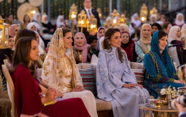 الملكة رانيا العبد الله والأميرة رجوة الحسين - (مصدر الصورة Office of Her Majesty Queen Rania Al Abdullah / AFP)