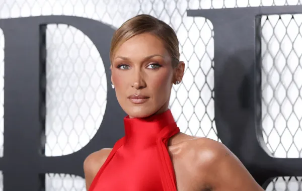 بيلا حديد Bella Hadid ( مصدر الصورة -  ANGELA WEISS / AFP)