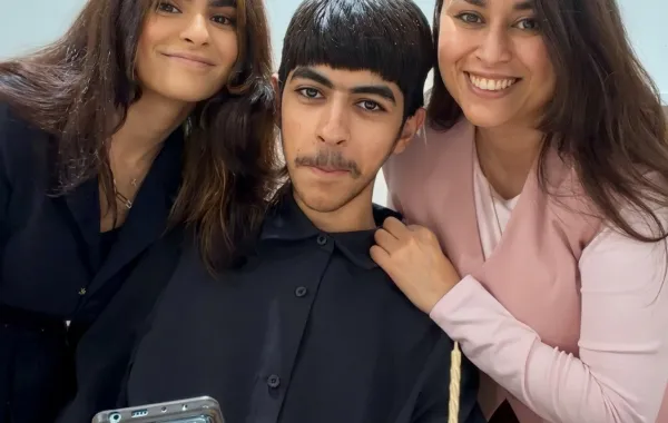 أ. ياسمين عيسى القلاف وإبنها ياسين وإبنتها  