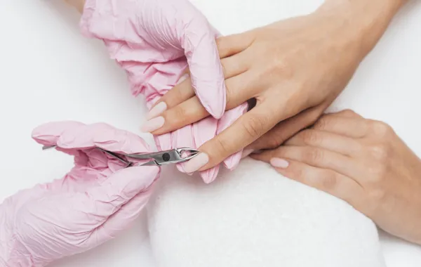 حلم قص الأظافر في المنام - الصورة تعبيرية من freepik