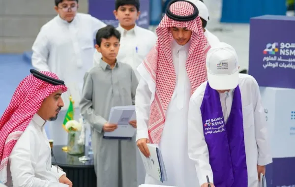 بعض الطلاب المشاركين في أولمبياد نسمو (الصورة من المركز الاعلامي لموهبة)