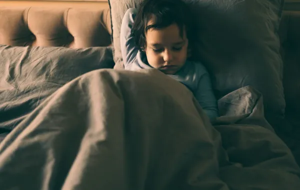 صورة طفلة تعاني من الكوابيس