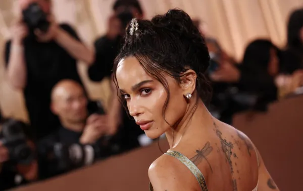 زوي كرافيتز Zoe Kravitz (Photo by Michael Tran / AFP) / -- IMAGE RESTRICTED TO EDITORIAL USE - STRICTLY NO COMMERCIAL USE --