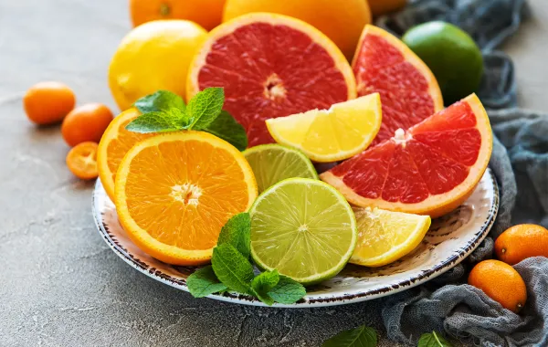 فواكه تساعد على خسارة الوزن وحرق الدهون