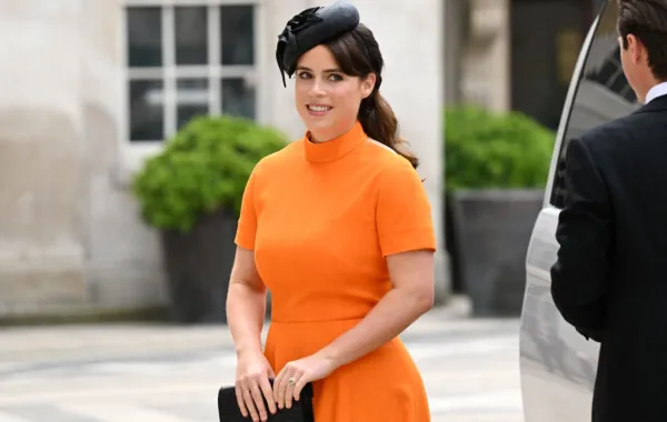 الأميرة يوجيني Princess Eugenie. في احتفالات اليوبيل البلاتيني للملكة إليزابيث. مصدر الصورة: Paul ELLIS / AFP