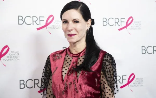 جيل كارغمان Jill Kargman Santiago Felipe/Getty Images/AFP (Photo by Santiago Felipe / GETTY IMAGES NORTH AMERICA / Getty Images via AFP)