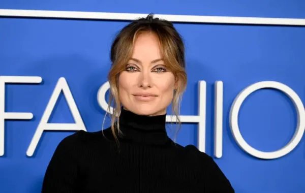 أوليفيا وايلد Olivia Wilde (مصدر الصورة: Gilbert Flores/WWD via Getty Images)
