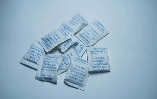 أكياس جل السيليكا تحمي مقتنياتك من التلف