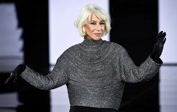 هيلين ميرين Helen Mirren - مصدر الصورة Photo by JULIEN DE ROSA / AFP