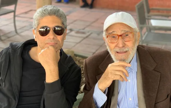أحمد أبوزهرة برفقة والده- الصورة من صفحته على فيسبوك