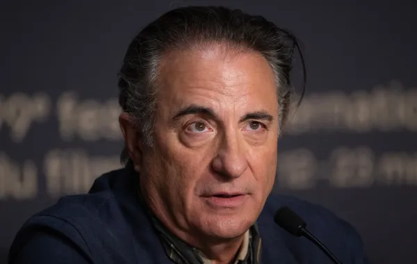 آندي جارسيا Andy Garcia من المؤتمر الصحفي - Photo by Anna KURTH / AFP