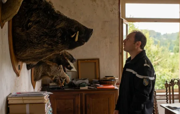 لقطة من فيلم Too Many Beasts - الصورة من قاعدة بيانات IMDB