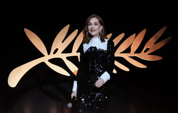 إيزابيل أوبير Isabelle Huppert في مهرجان كان السينمائي 2026. مصدر الصورة: Valery HACHE / AFP