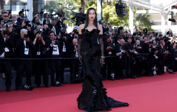 العارضة إيرينا شايك Irina Shayk- (مصدر الصورة  Sameer AL-DOUMY / AFP)