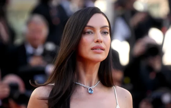 ايرينا شايك  Irina Shayk في مهرجان كان السينمائي 2026 ( مصدر الصورة: Kristy Sparow/Getty Images)