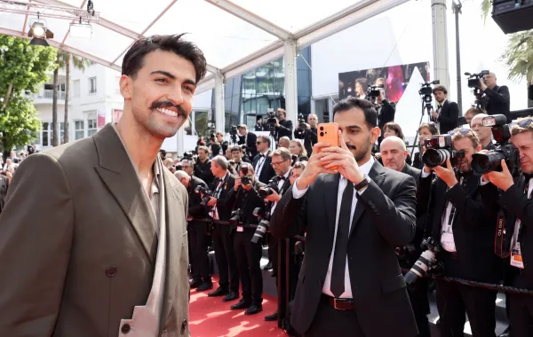 HONOR تتعاون مع الممثل السعودي عبد الرحمن بن نافع ضمن مهرجان كان السينمائي