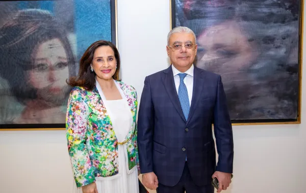 السفير المصري لدى المملكة العربية السعودية إيهاب أبو سريع وحرمه المستشارة الفنية سحر بحيري