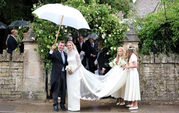 بيتر فيليبس وهارييت سبيرلينغ في كيمبل، إنجلترا (Peter Phillips and Harriet Sperling in Kemble, England). مصدر الصورة: Chris Jackson/Getty Images