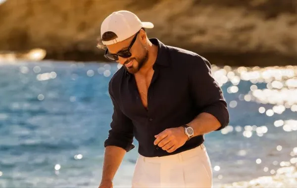 تامر حسني- الصورة من صفحته على فيس بوك