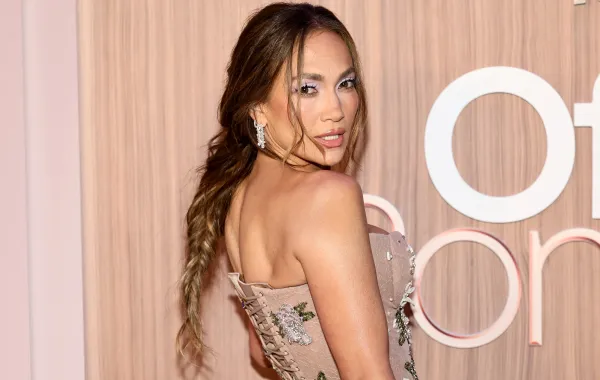 جينيفر لوبيز في نيويورك - Jennifer Lopez in New York City. مصدر الصورة: Theo Wargo / GETTY IMAGES NORTH AMERICA / Getty Images via AFP