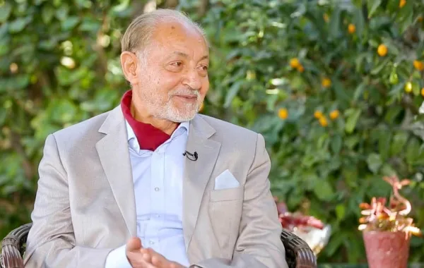 عبد العزيز مخيون - الصورة من صفحة الإعلامي محمود سعد على فيسبوك