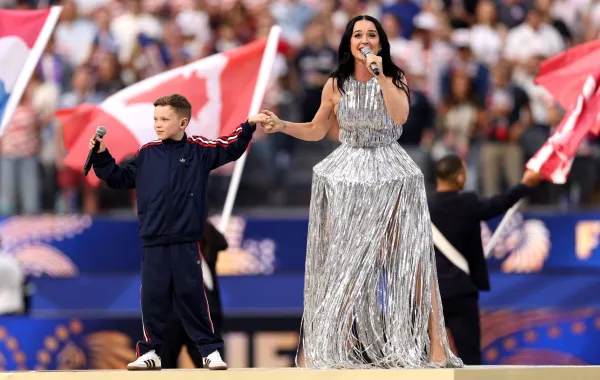 كاتي بيري Katy Perry في حفل افتتاح كأس العالم لكرة القدم 2026 بمدينة لوس أنجلوس الأمريكية -مصدر الصورة: Richard Heathcote/Getty Images/AFP