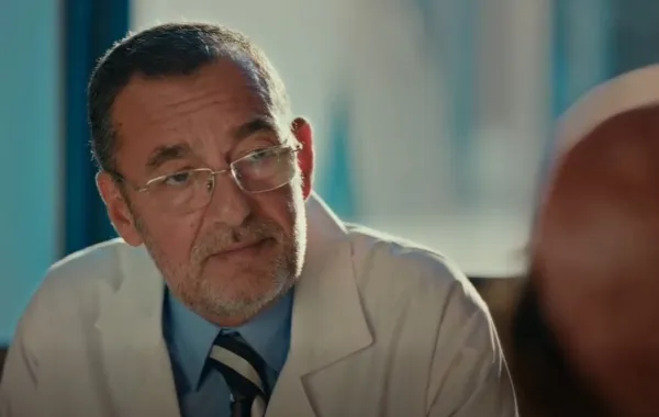 محمد مرزبان في ورد على فل وياسمين- الصورة من شاشة عرض المسلسل