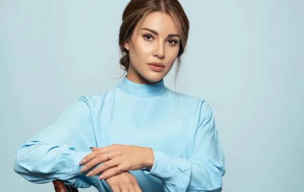 الممثلة التركية إيجي أرتيم Ece İrtem- الصورة من حسابها على انستغرام