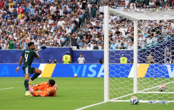 هدف سعودي في الشباك يهدي نقطة البداية والانطلاق في كأس العالم 2026 (مصدر الصورة: Photo by LARS BARON / GETTY IMAGES NORTH AMERICA / GETTY IMAGES VIA AFP)