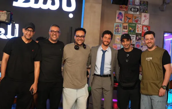 فريق عمل فيلم باسط للعضلات