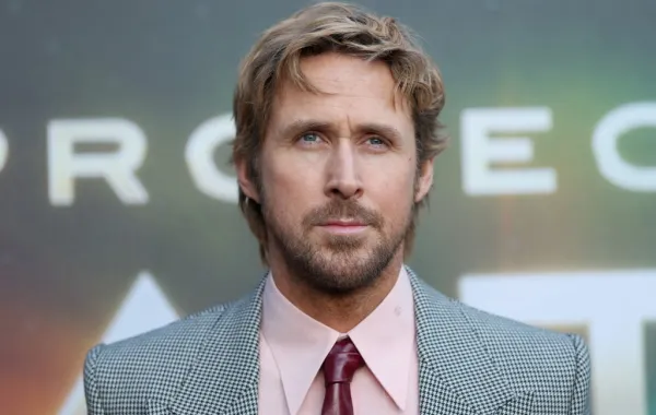 النجم الكندي ريان غوسلينغ (Ryan Gosling)- Photo by DIMITRIOS KAMBOURIS / GETTY IMAGES NORTH AMERICA / GETTY IMAGES VIA AFP