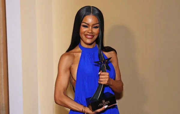 تيانا تايلورTeyana Taylor تتسلم جائزة الأيقونة - Photo by Leon Bennett / GETTY IMAGES NORTH AMERICA / Getty Images via AFP