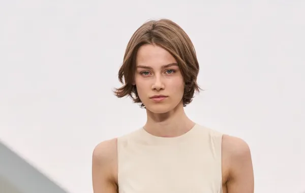 من عرض كريستيان ديور Christian Dior  الصورة من LaunchmetricsSpotlight ©
