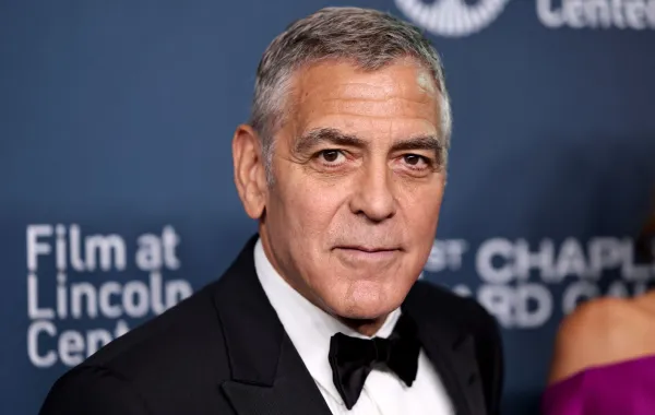 جورج كلوني في مدينة نيويورك ( George Clooney in New York City). مصدر الصورة: Jamie McCarthy/Getty Images for FLC/AFP