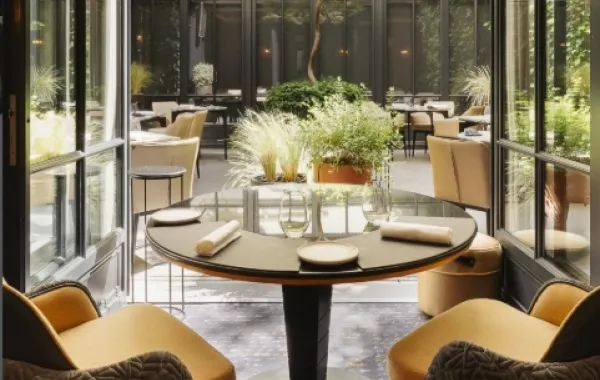 جانب من مطعم لو بودلير / الصورة من صفحة lebaudelaire.restaurant الرسمية على انستغرام