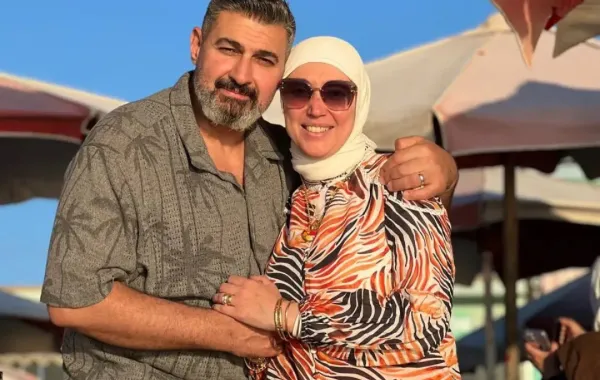 ياسر جلال برفقة زوجته- الصورة من حسابه على إنستغرام