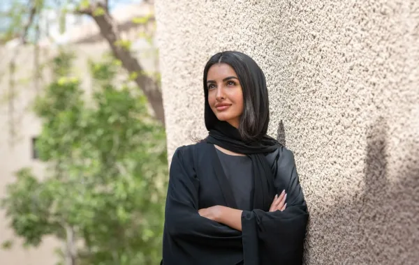 الفنانة التشكيلية السعودية نجود العتيبي