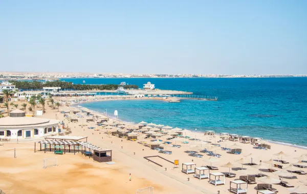 الساحل الشمالي المصري يتميز بشواطئه ذات الرمال البيضاء النقية