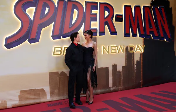 زندايا Zendaya وتوم هولاند Tom Holland من العرض الخاص للفيلم في مدريد - تصوير: Thomas COEX / AFP
