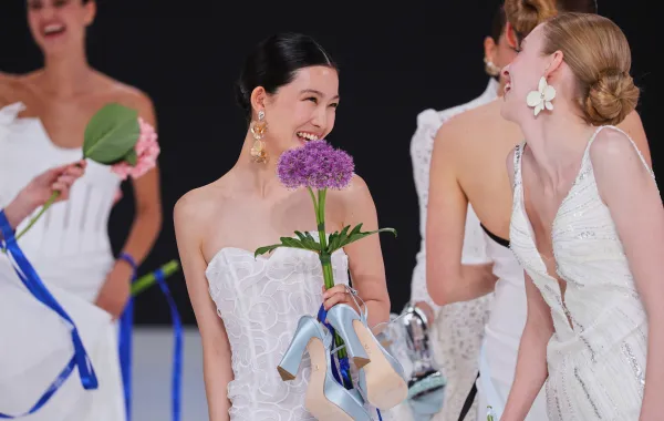 بادجلي ميشكا Badgley Mischka  - الصورة من Launchmetrics/Spotlight ©
