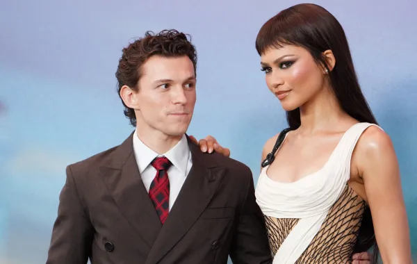 توم هولاند Tom Holland وزندايا Zendaya في شنغهاي، الصين. مصدر الصورة: VCG/VCG via Getty Images