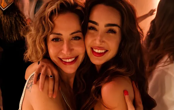 هنا الزاهد مع منة شلبي فى حفل ميلاد الأخيرة - الصورة من حساب هنا الزاهد على انستغرام